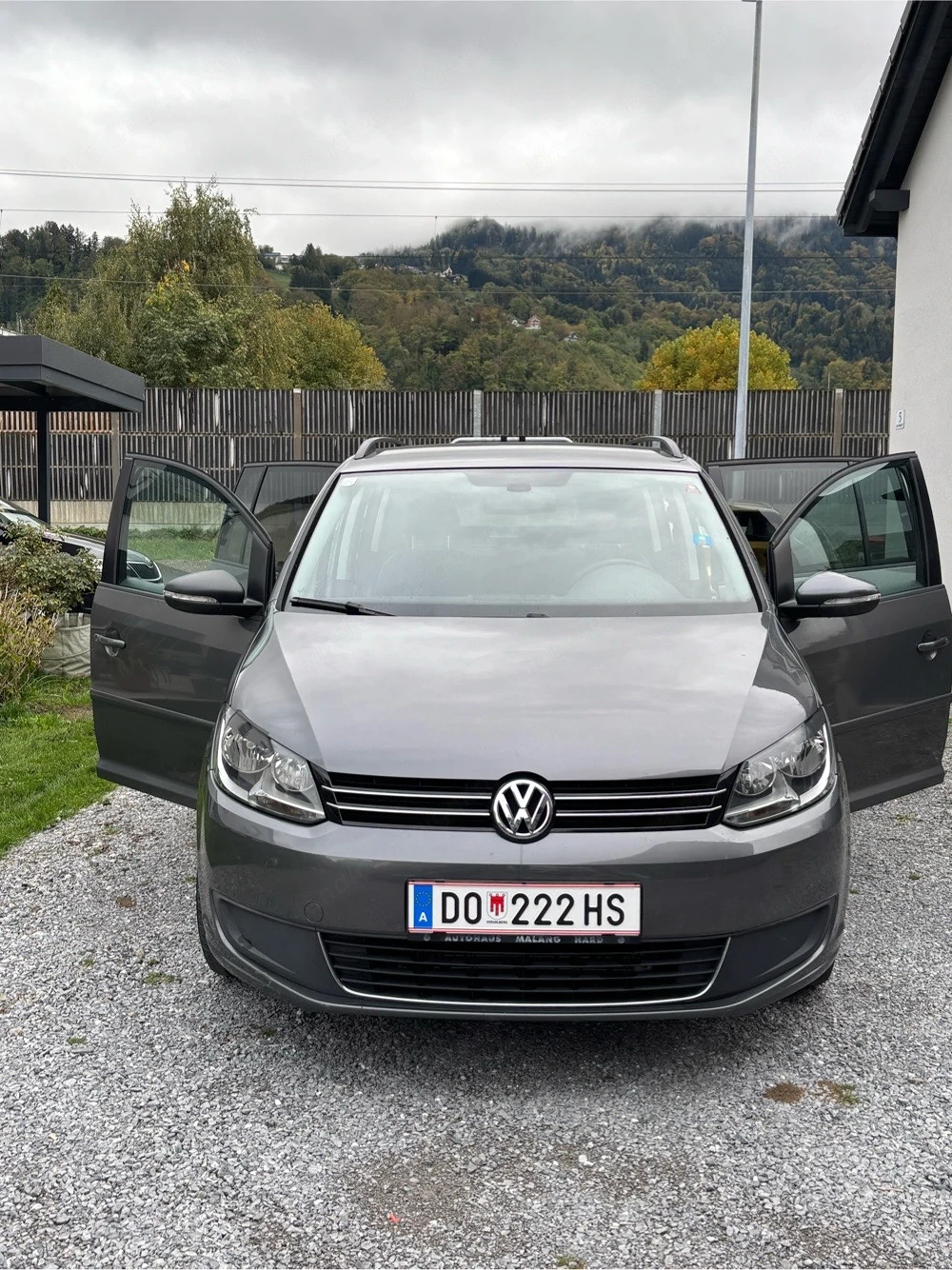 VW Touran - Peppergrey metallic
