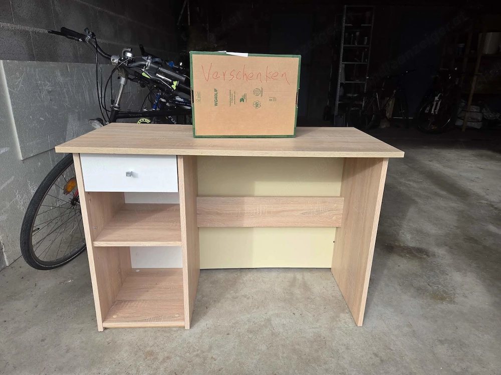 Schülerschreibtisch zu verschenken