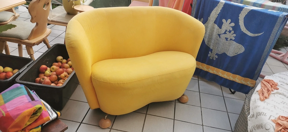 Gelbes Designer-Sofa