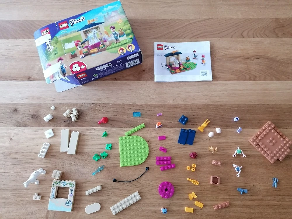 Lego friends Fohlen Putzplatz mit Mia und Daniel 41696