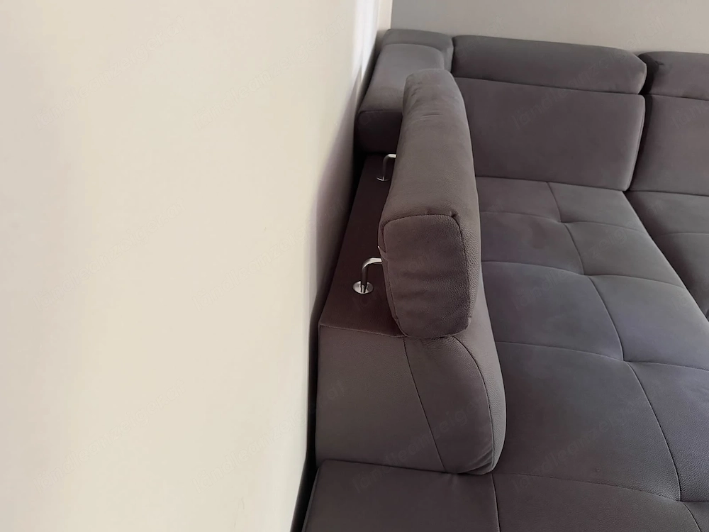 Couch zu verkaufen mit Schlaffunktion und Stauraum!!!