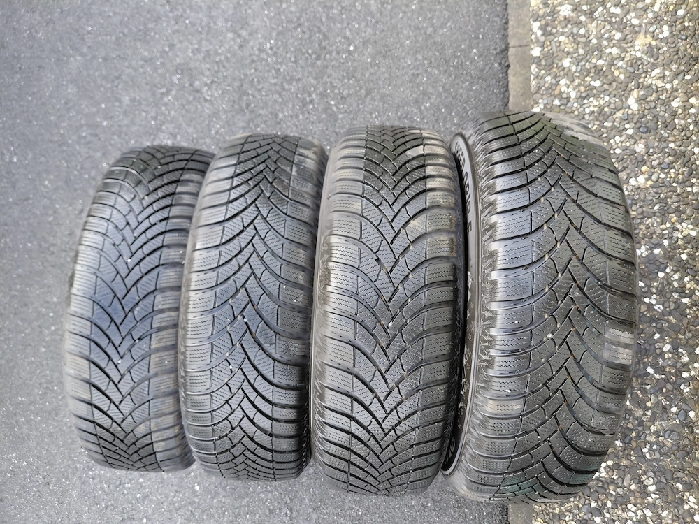 Winterreifen 195 65 R 15 T