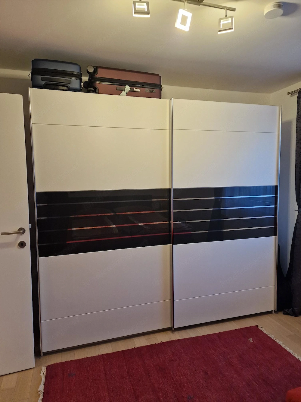 Schlafzimmerschrank mit Schwebetüren