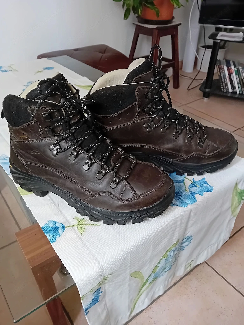 Bergschuhe zu verschenken