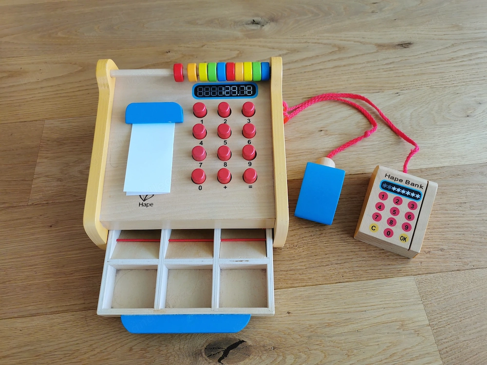 HAPE Spielkasse aus Holz