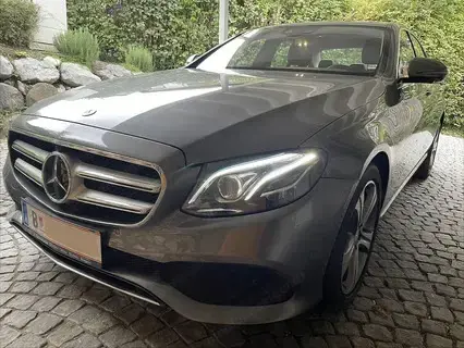 Mercedes E220 4MATIC mit Top Ausstattung und in sehr gutem Zustand