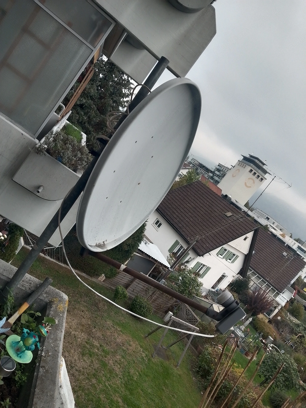 Sat schüssel mit stange UND kabel 