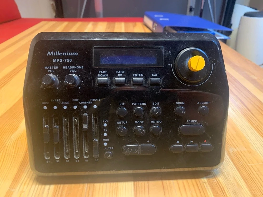 Millenium MPS-750 E-Drum Modul inkl. Netzteil   voll funktionsfähig