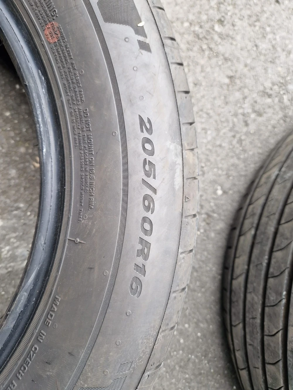 Sommer Reifen guter Zustand vordere 5 mm hintere 6,3 mm