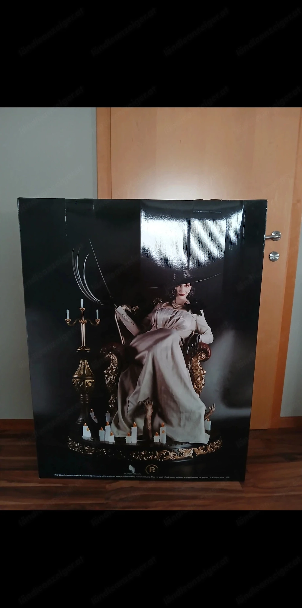 Resident Evil Statue