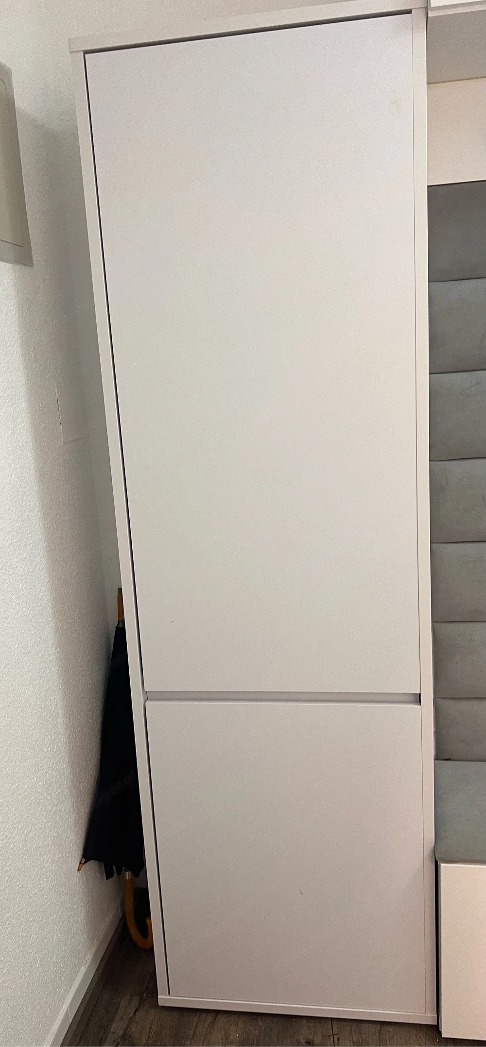 Garderobenschrank
