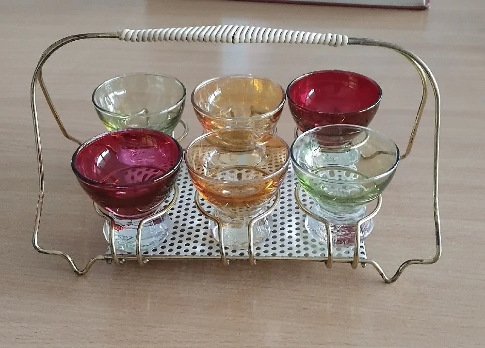 Schnapsgläser mit Halter