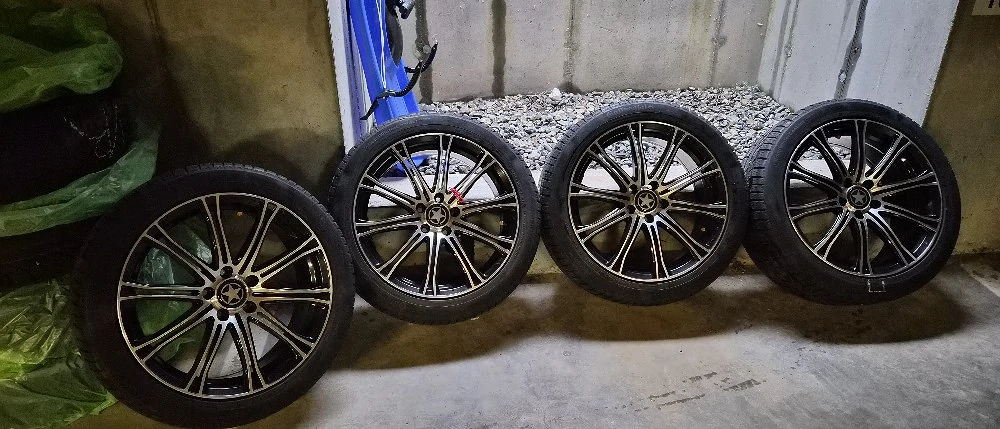Alufelgen 5x114.3  et 40 mit Winterreifen 