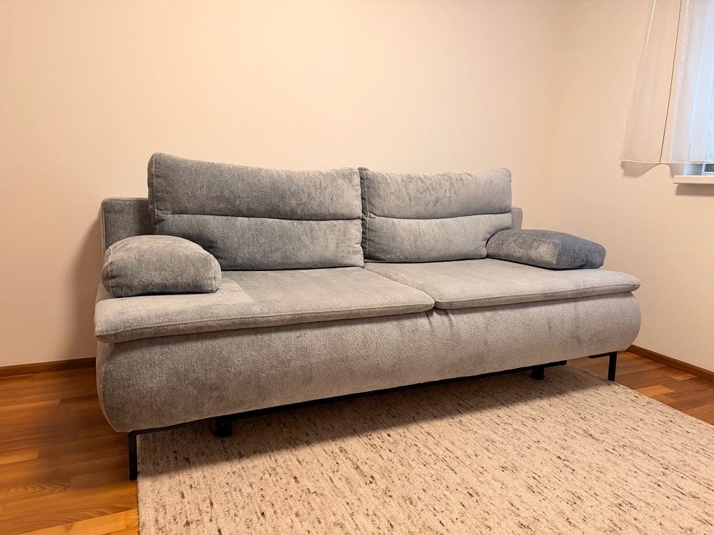 Hochwertiges Boxspring-Schlafsofa mit Stauraum