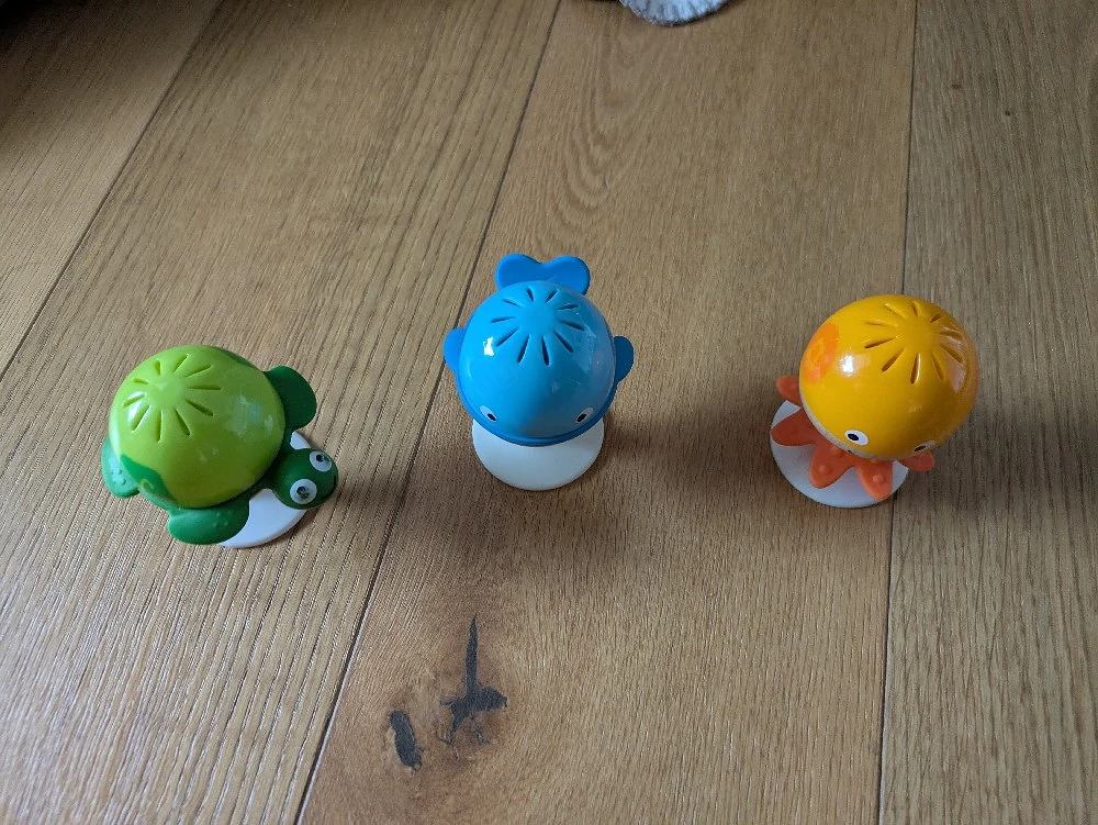 Hape Saugnapf Rasselset