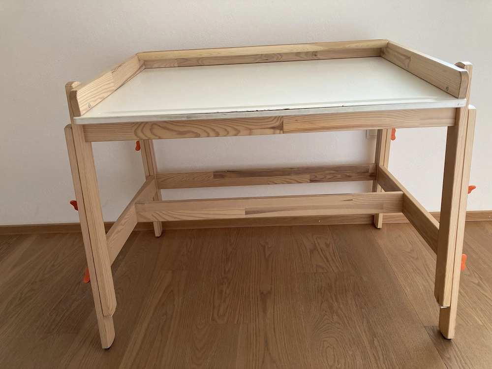 IKEA FLISAT Kinderschreibtisch zu verschenken in