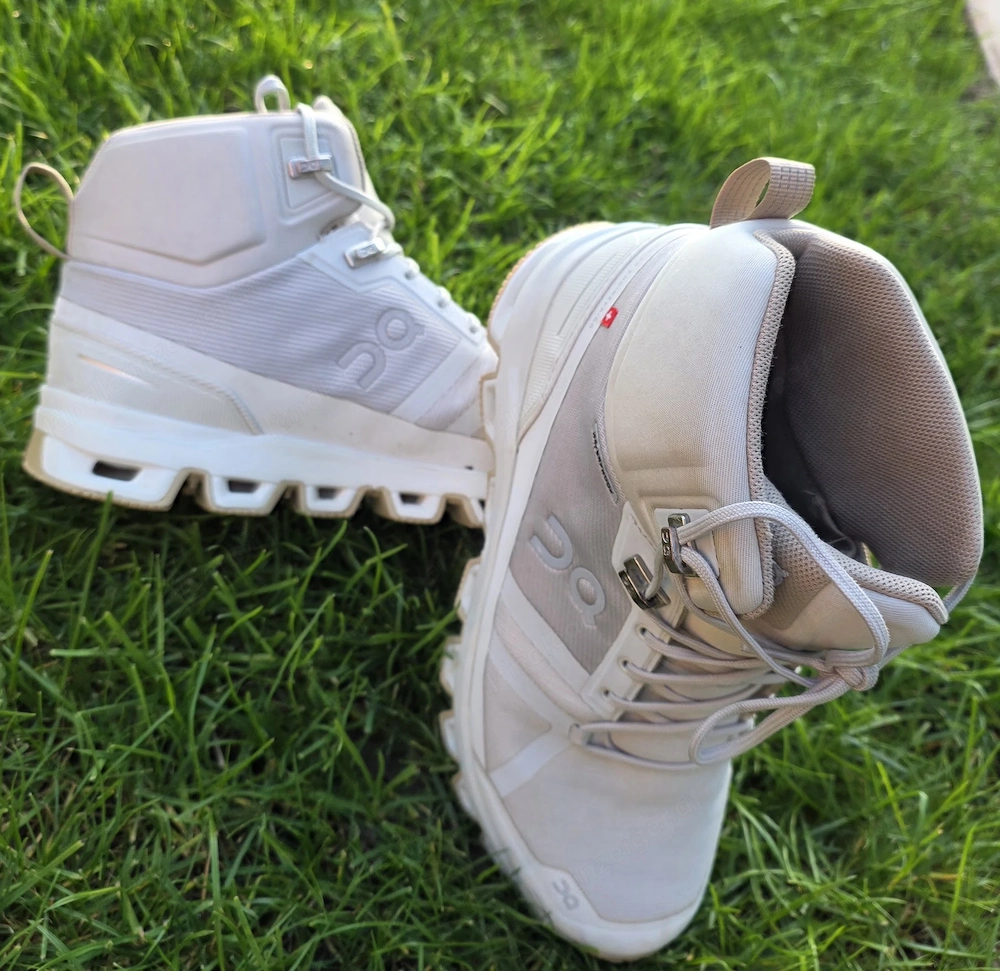 ON Sportschuhe WEISS
