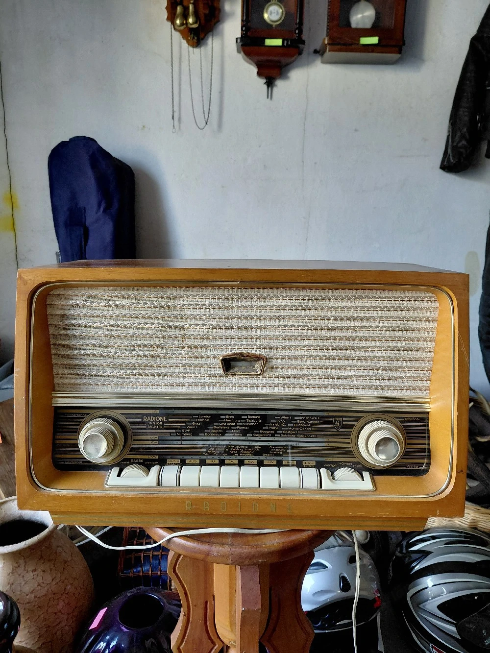 Sehr alter Radio Antik!