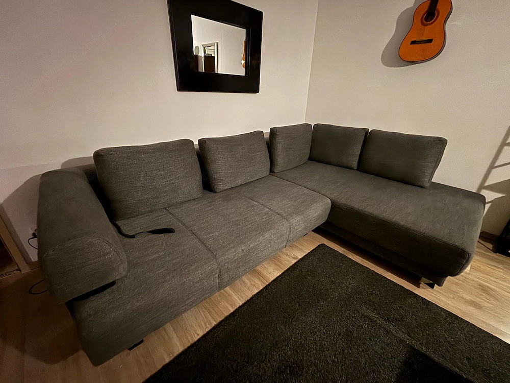 Schlafsofa zu verkaufen sehr gutem zustand  preis verhandelbar selbstabholung 