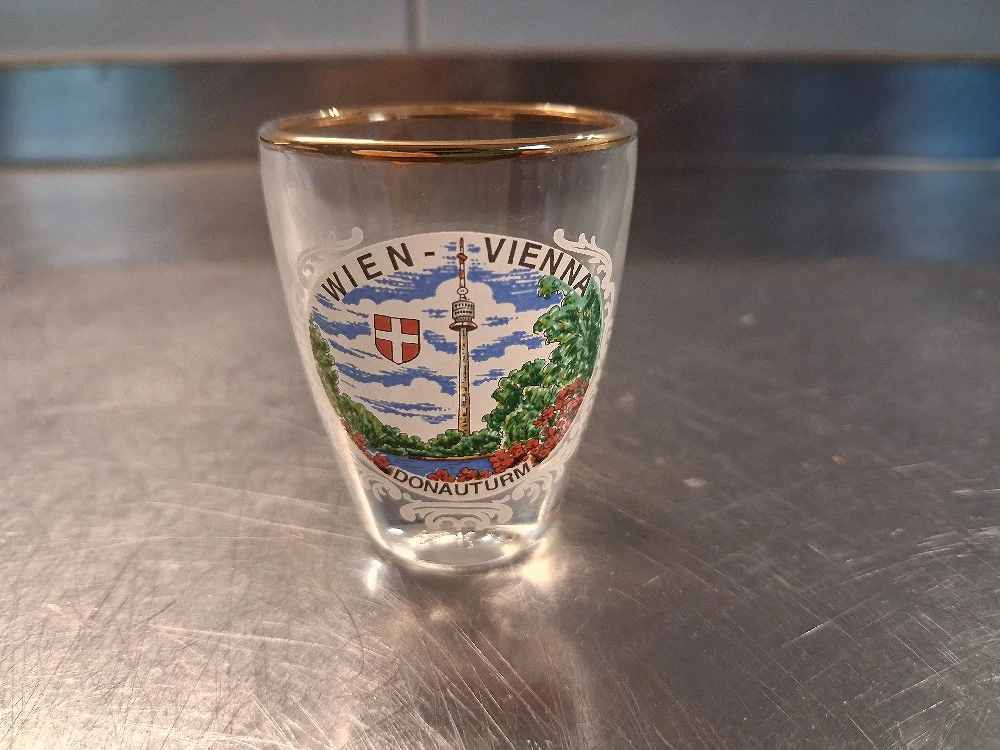 Schnapsglas wien Donauturm