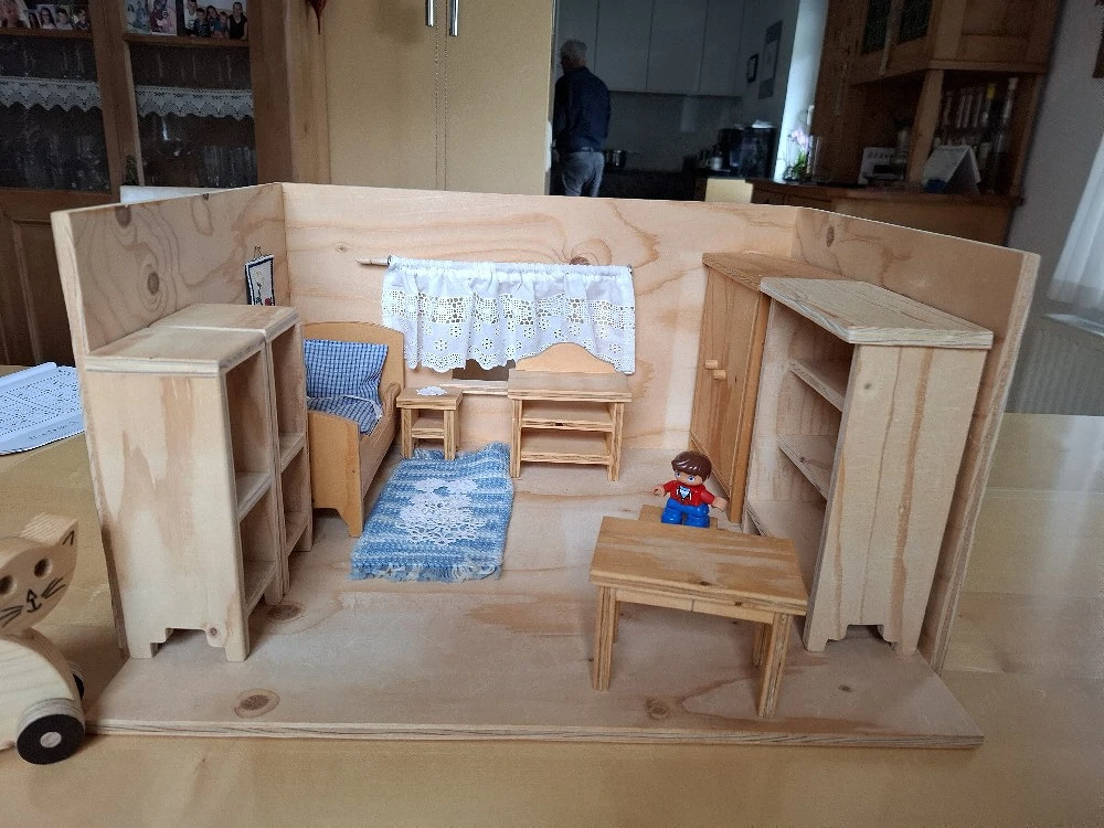 Puppenhaus aus Holz