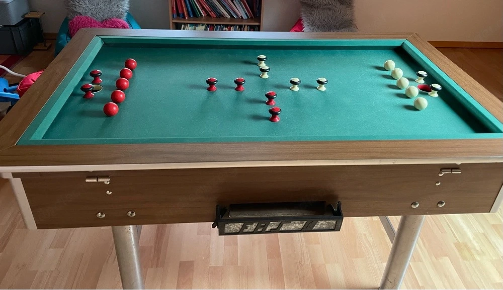 Billiardtisch