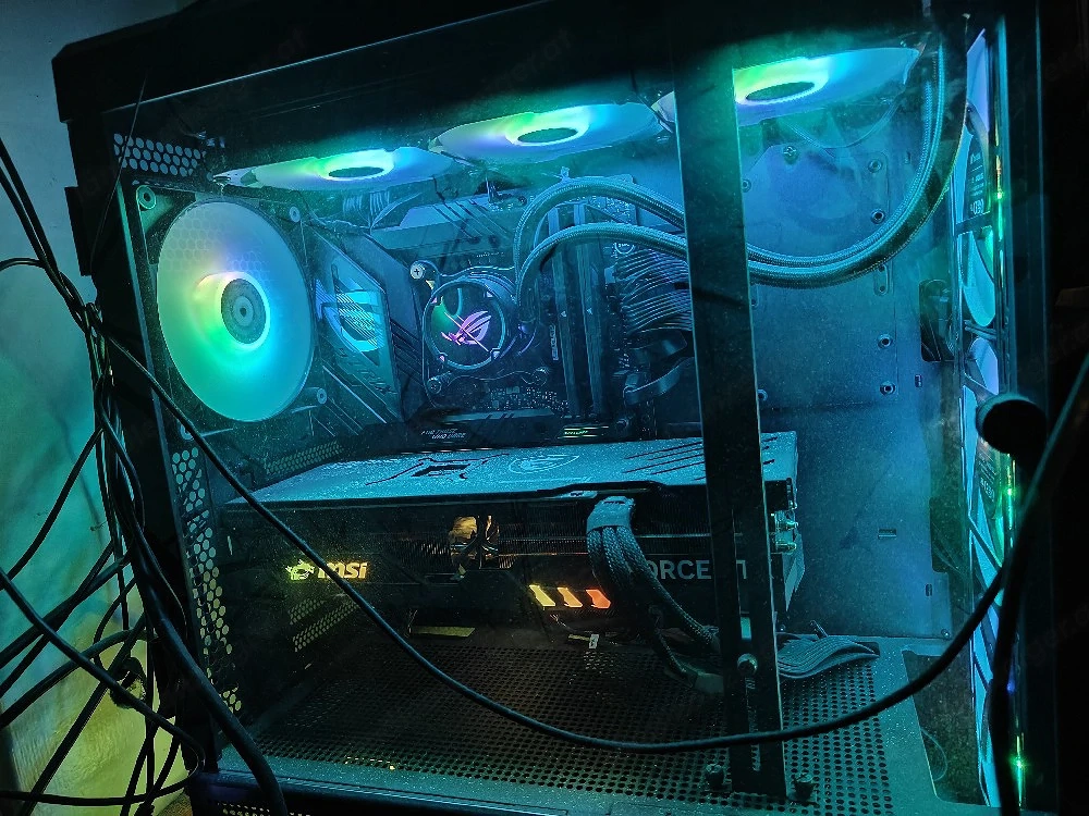 High-End Gaming pc RTX 4080 16GB | i7-13700k | 32GB DDR5 | ROG Strix