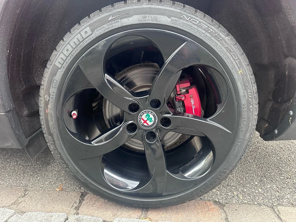 Original Alfa Romeo 18 Zoll Winterräder Giulia   Schwarz   Momo 225 45 R18 95V