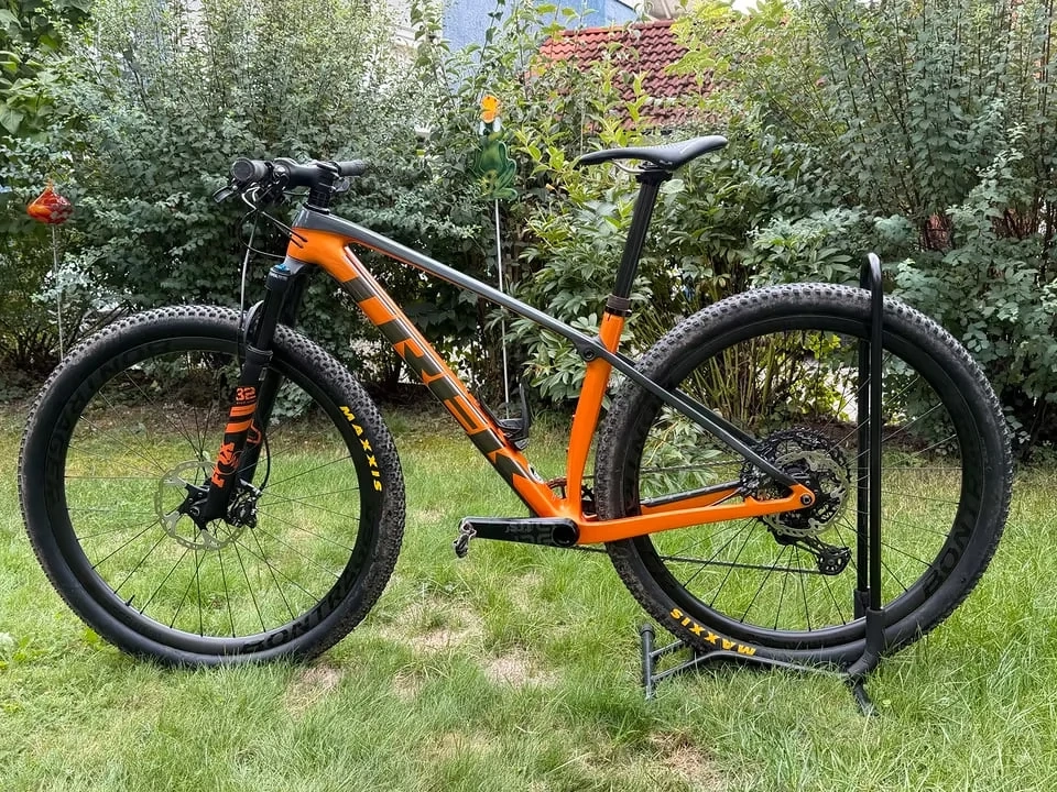 Trek Procaliber 9.8 Shimano XT Carbon Rahmen & Carbon Laufräder