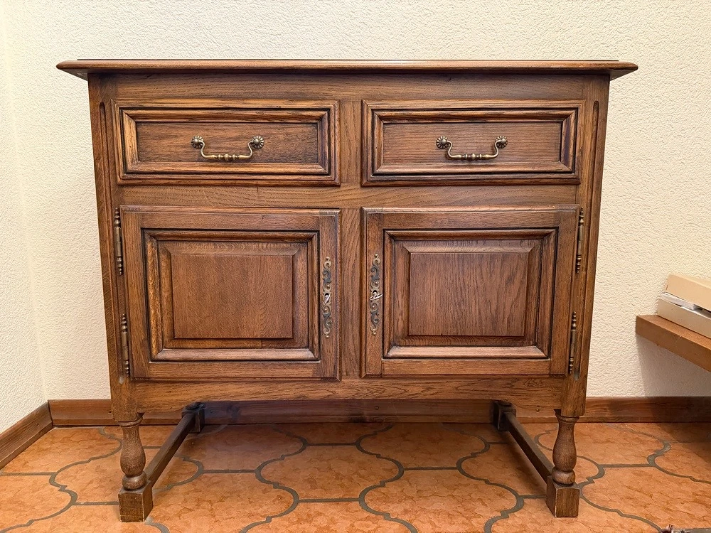 Kommode aus Holz