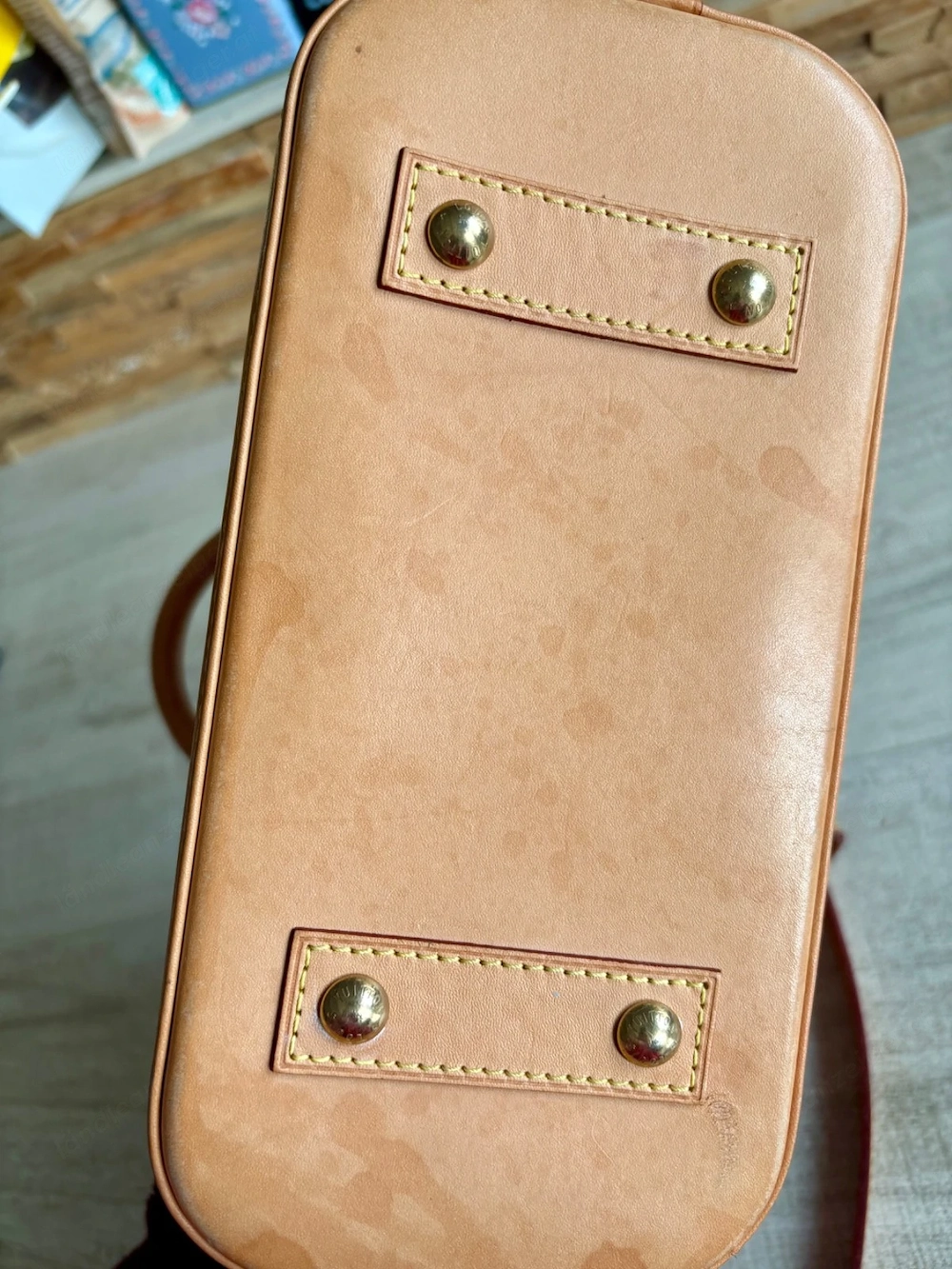 Louis Vuitton Nano Alma Damenhandtasche