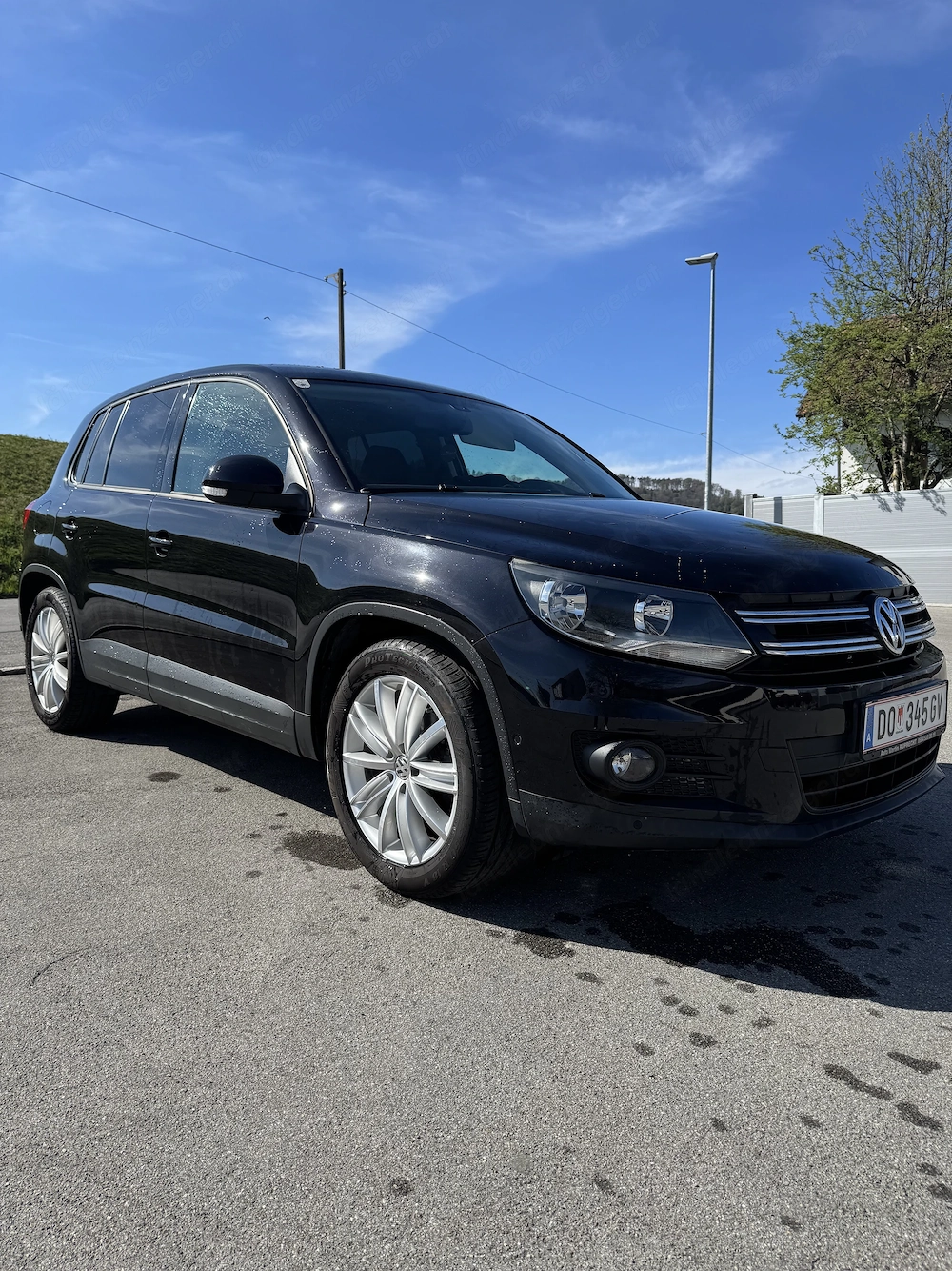 Vw Tiguan frisch vorgeführt mit Rückfahrkamera 