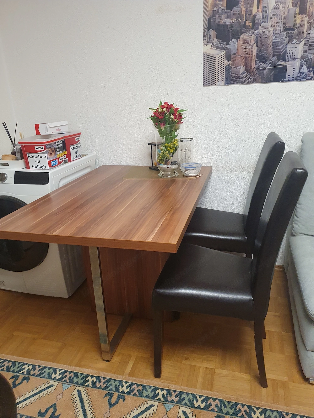 Verkaufe Esstisch mit 2 Stühlen um 60 Euro