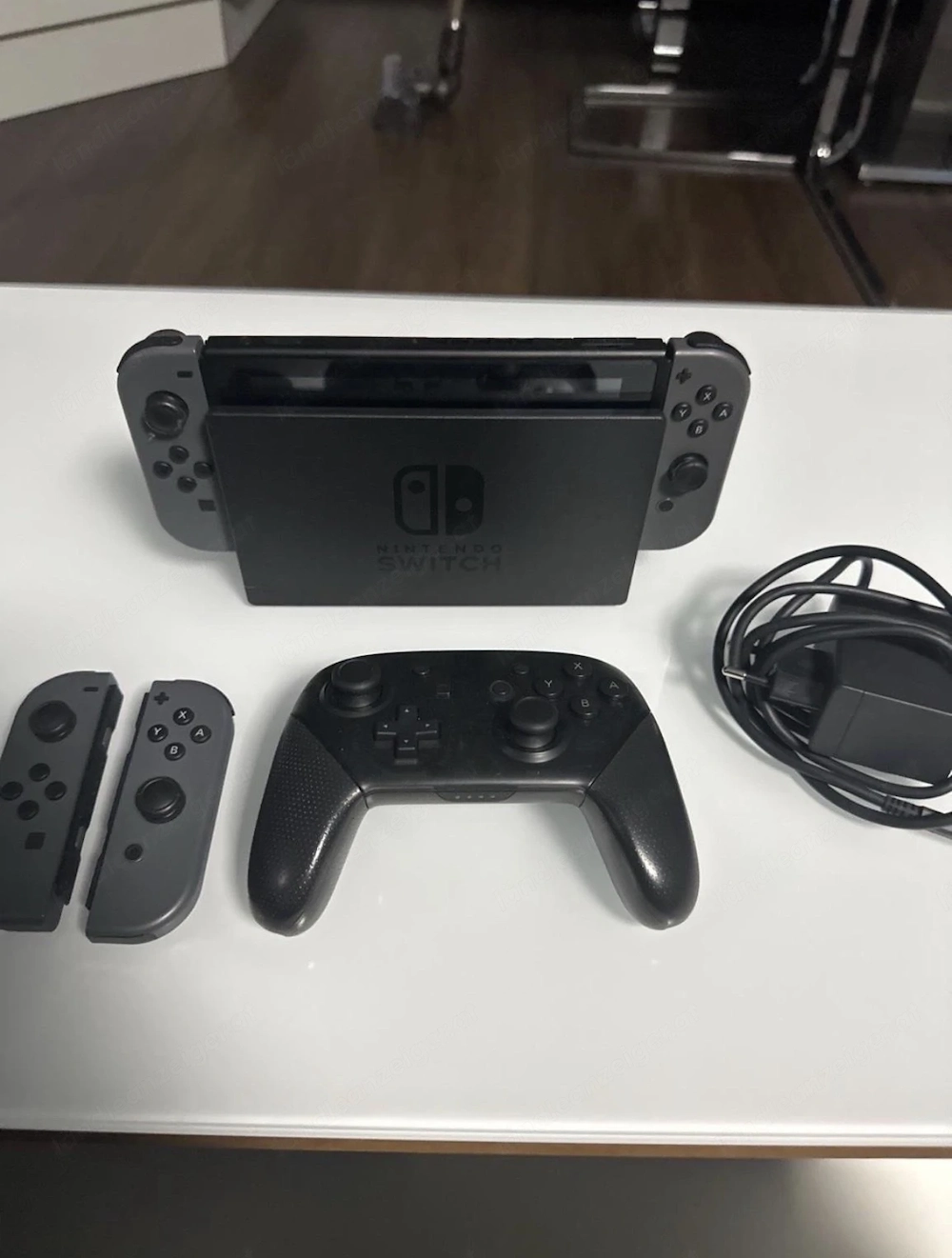 Nindendo Switch 1. Generation inkl. Pro Con.