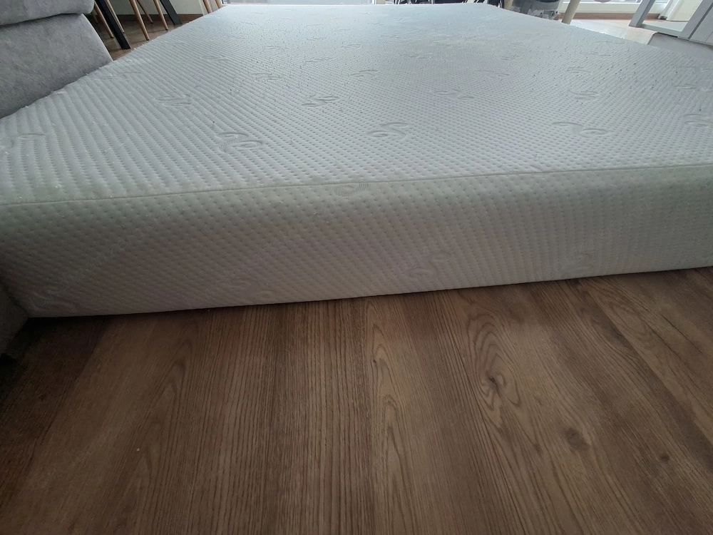 Matratze 160x200 cm   Dicke 20 cm   Sehr guter Zustand