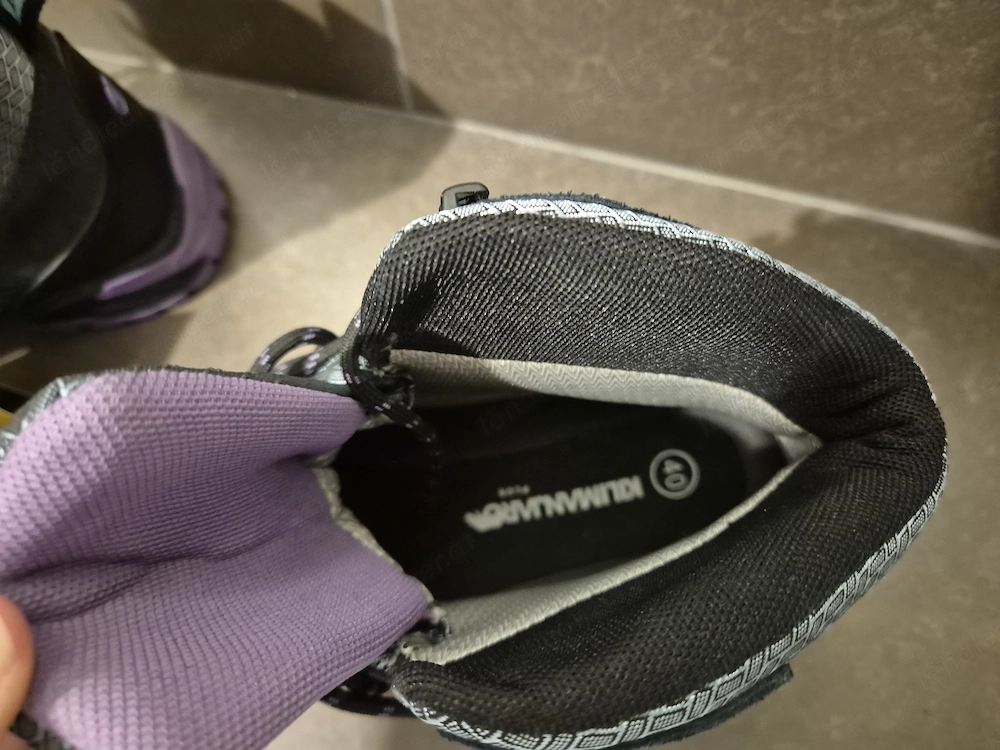 Bergschuhe mit unterschiedlichen Größen