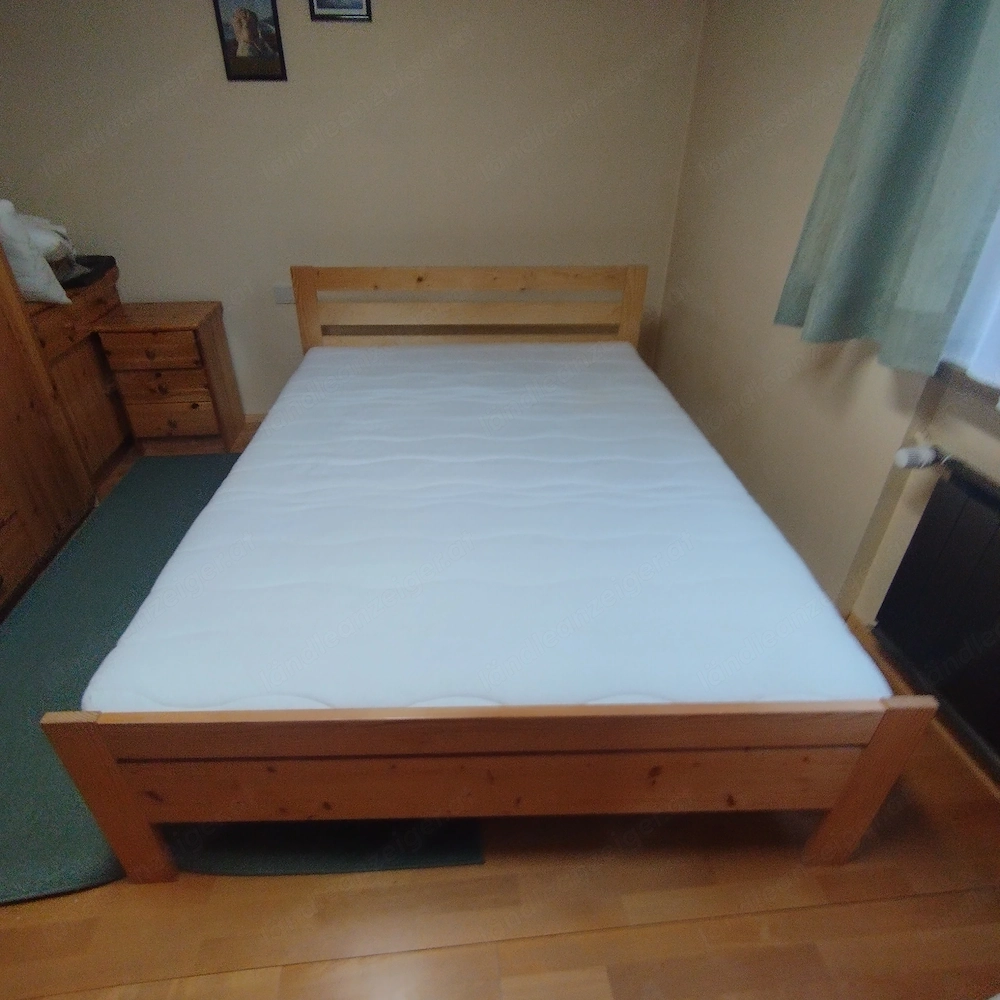 Gebeauchtes Holzbett 