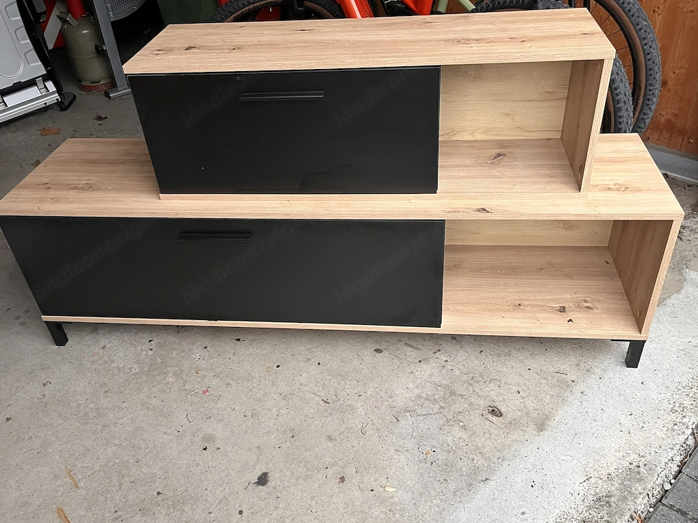 Sideboard und Hängeschrank, neuwertig