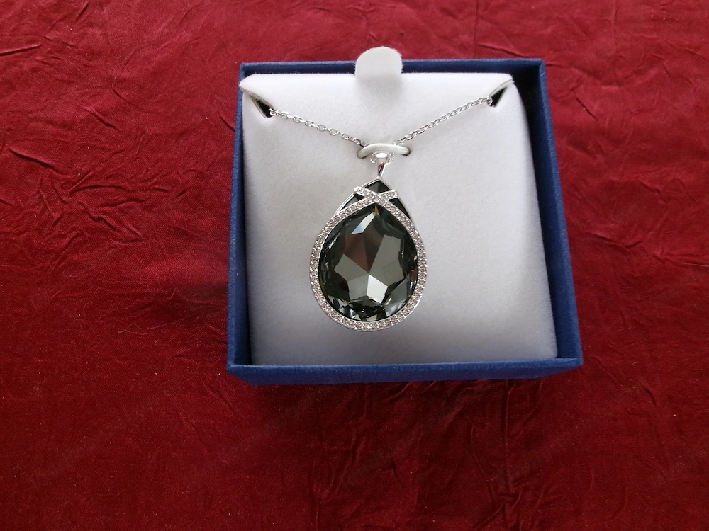Swarovski Halskette mit Anhänger 