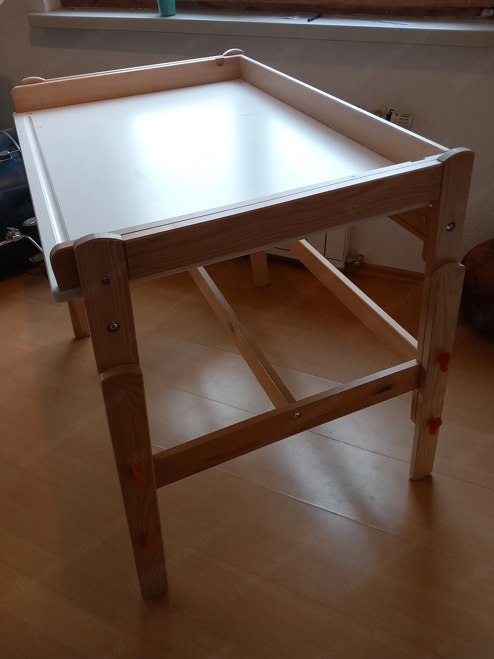 IKEA Kinderschreibtisch höhenverstellbar
