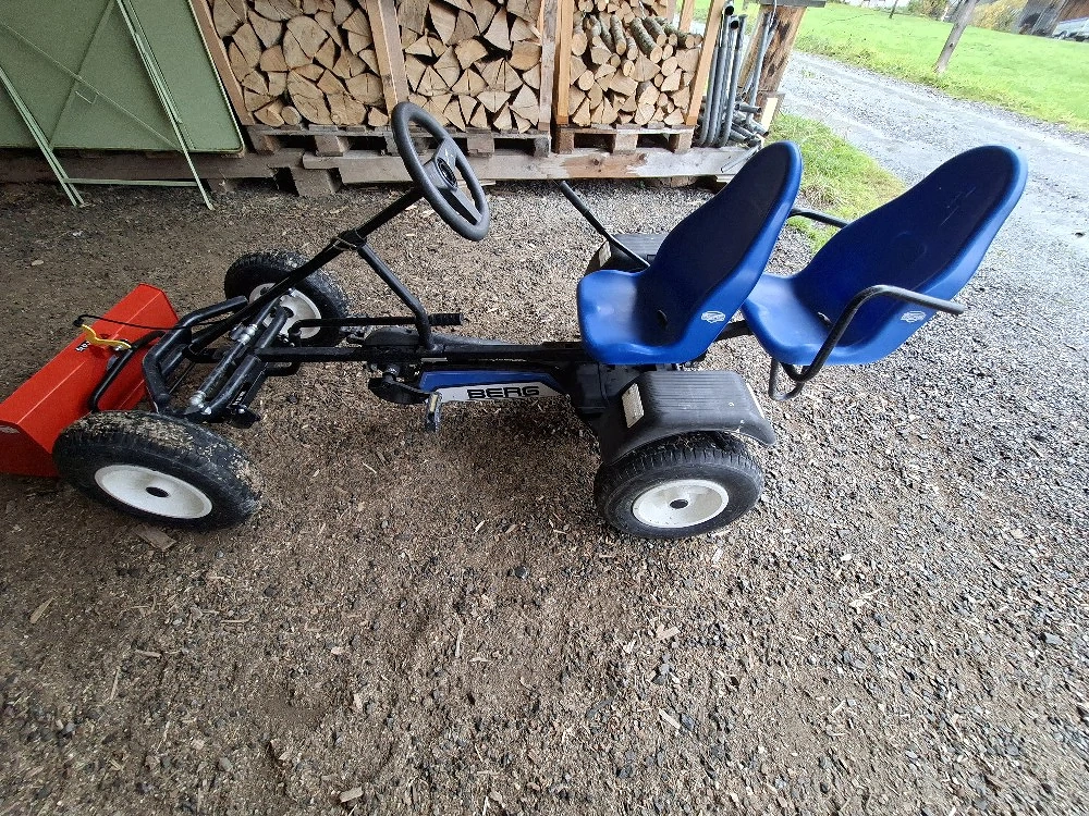 BERG-Go-Kart mit Schufel 