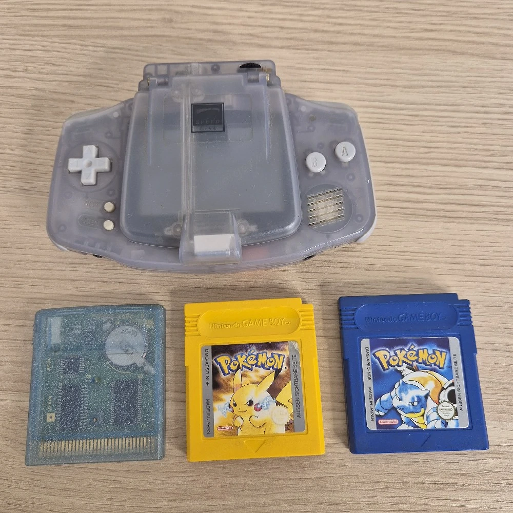 Gameboy und Pokemon Sammlung
