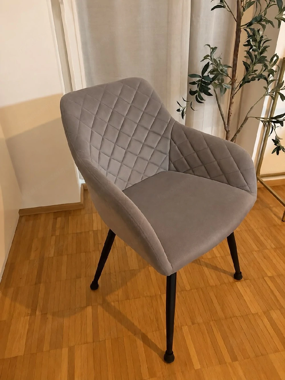 4 Essstühle 