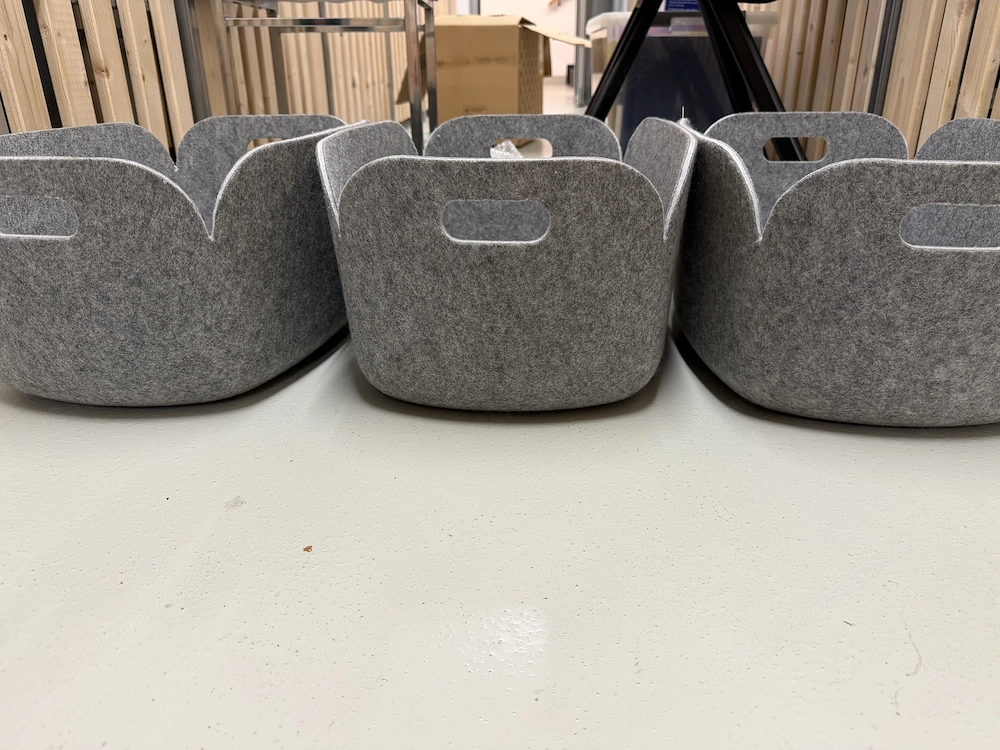 3 hochwertige Muuto Körbe in Grau 