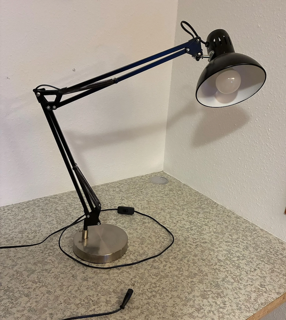 Schöne schwenkbare Stehlampe 