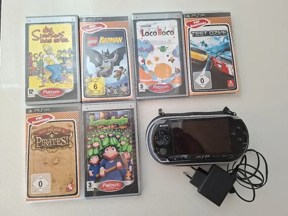 (Reserviert) Playstation Portable PSP mit 6 Spielen