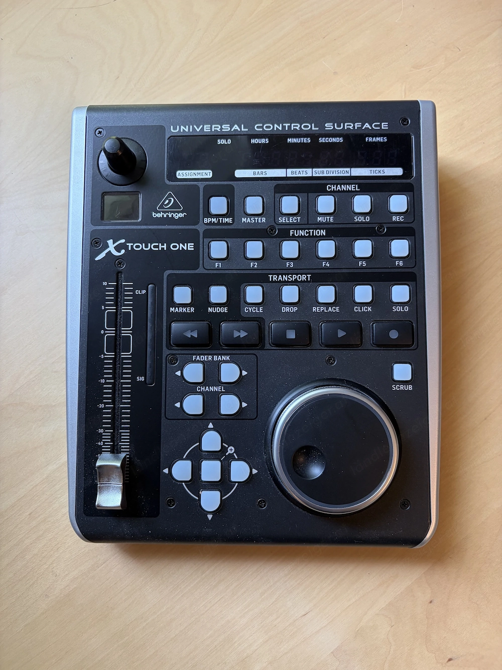 Verkaufe Behringer control surface touch one