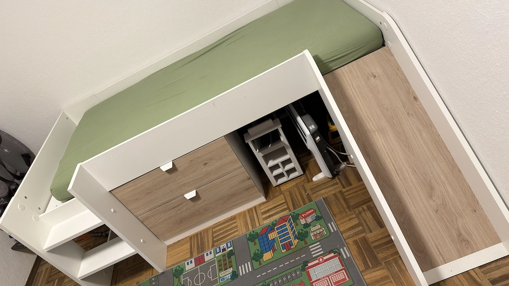 Kinderbett mit Rutsche