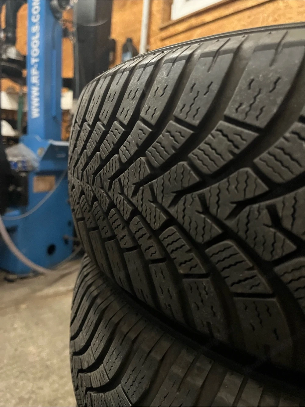 Winterreifen Falken 195 65 R15 91T