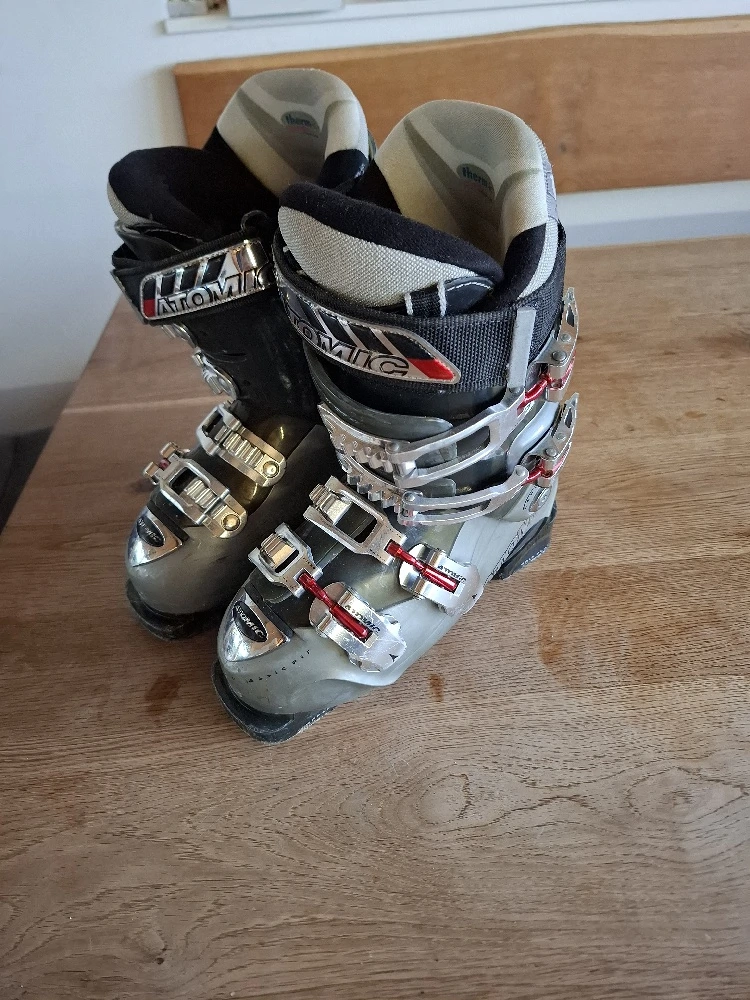 Atomic Skischuhe 277mm Sohkenlänge